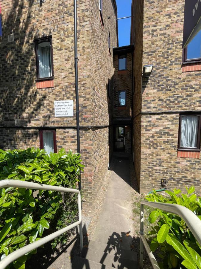 Apartmán Grundy House Uxbridge Exteriér fotografie