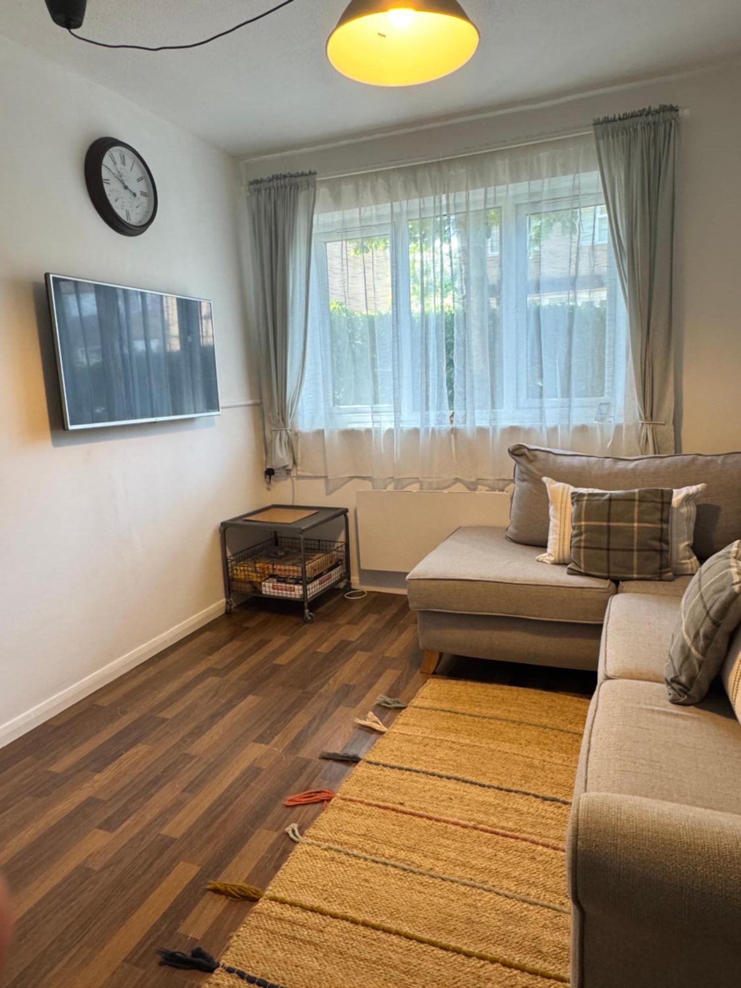 Apartmán Grundy House Uxbridge Exteriér fotografie